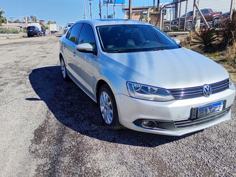 JETTA 2.0 COMFORTLINE FLEX 4P TIPTRONIC - 2013 - FARROUPILHA