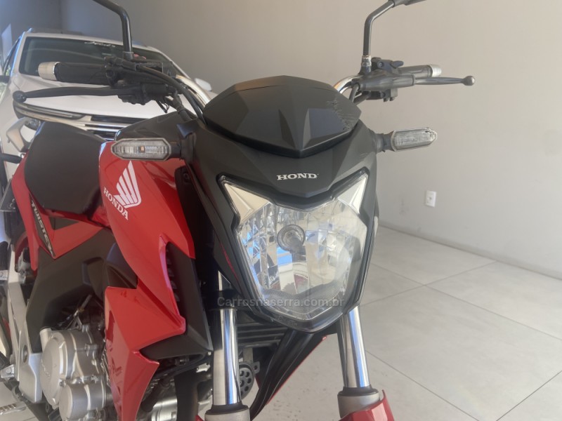 CB 250F TWISTER CBS - 2019 - CANELA