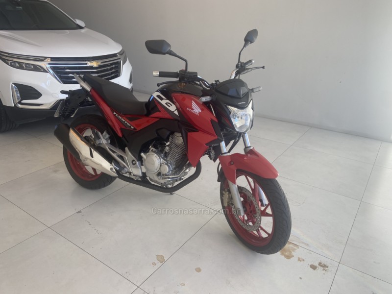 CB 250F TWISTER CBS - 2019 - CANELA