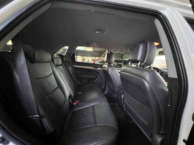SORENTO 2.4 EX2 4X2 16V GASOLINA 4P AUTOMÁTICO - 2012 - BOM PRINCíPIO