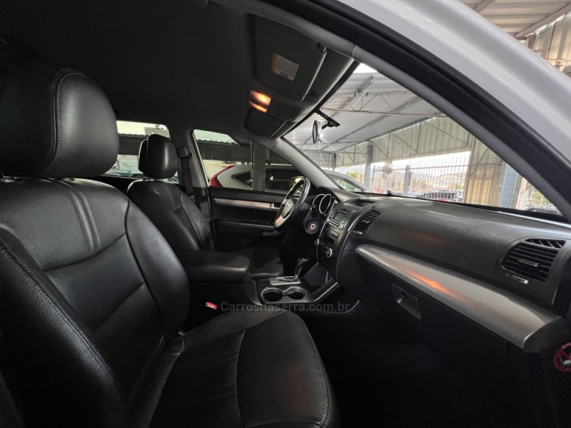 SORENTO 2.4 EX2 4X2 16V GASOLINA 4P AUTOMÁTICO - 2012 - BOM PRINCíPIO