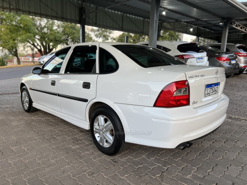 VECTRA 2.2 MPFI GLS 8V GASOLINA 4P MANUAL - 2001 - BOM PRINCíPIO
