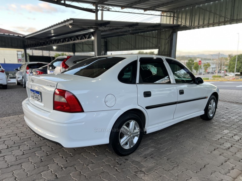 VECTRA 2.2 MPFI GLS 8V GASOLINA 4P MANUAL - 2001 - BOM PRINCíPIO