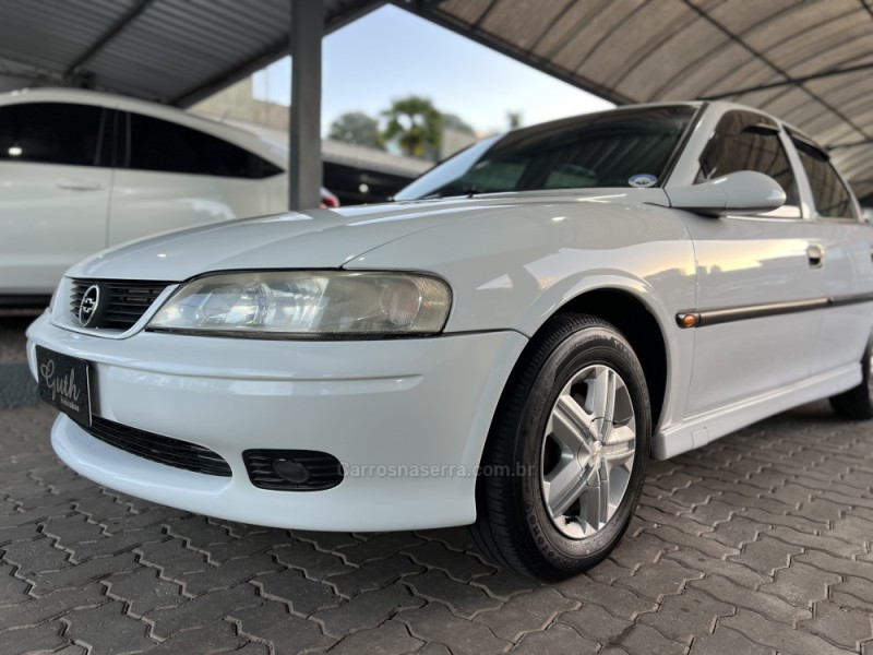 VECTRA 2.2 MPFI GLS 8V GASOLINA 4P MANUAL - 2001 - BOM PRINCíPIO