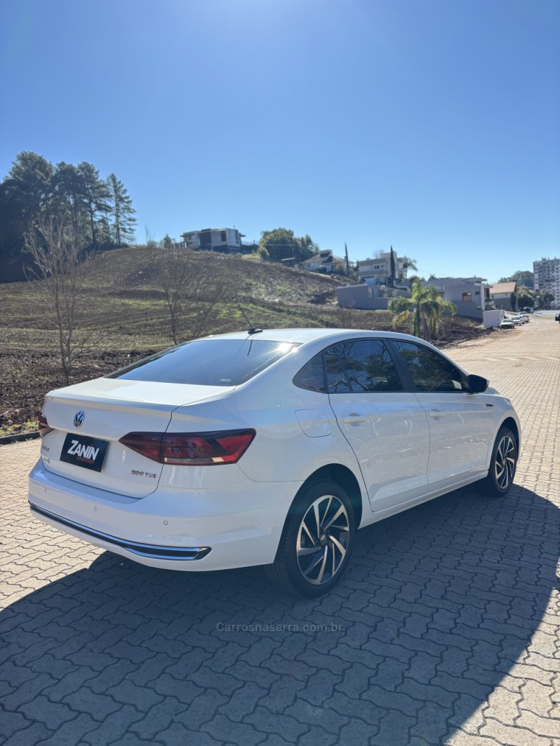 VIRTUS 1.0 200 TSI HIGHLINE AUTOMÁTICO - 2022 - SANANDUVA