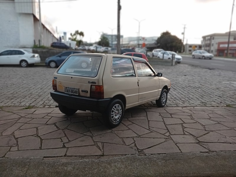 UNO 1.0 MILLE 8V GASOLINA 2P MANUAL - 1991 - CAXIAS DO SUL