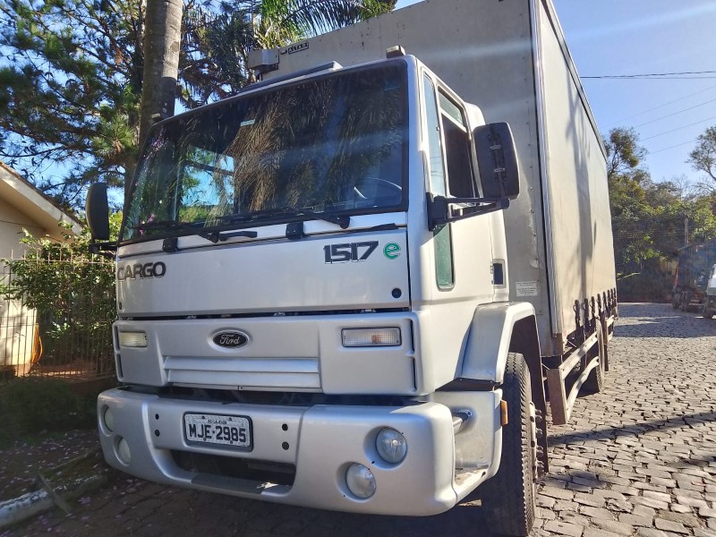 cargo 1517 turbo 2011 caxias do sul