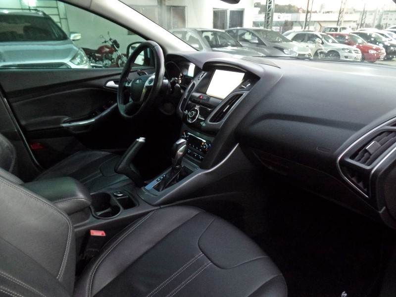 FOCUS 2.0 TITANIUM PLUS 16V FLEX 4P AUTOMÁTICO - 2015 - CAXIAS DO SUL