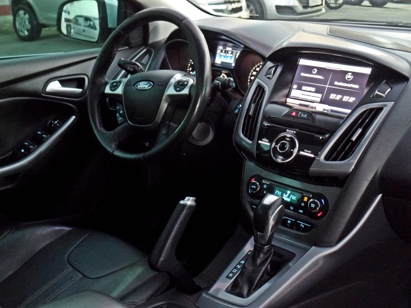 FOCUS 2.0 TITANIUM PLUS 16V FLEX 4P AUTOMÁTICO - 2015 - CAXIAS DO SUL