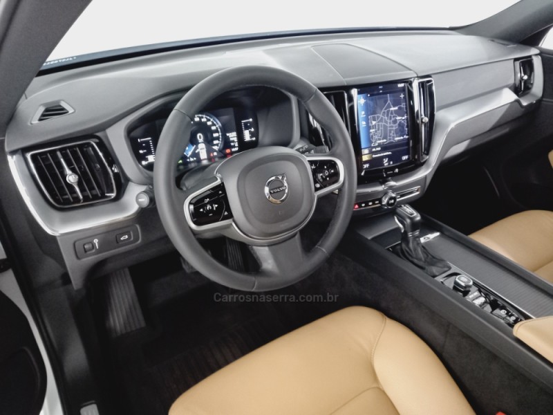 XC60 2.0 T5 MOMENTUM GASOLINA 4P AUTOMÁTICO - 2018 - PORTO ALEGRE