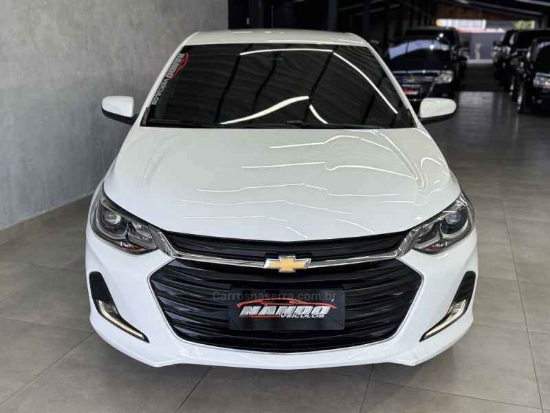 ONIX 1.0	PREMIER PLUS 12V TURBO FLEX 4P AUTOMÁTICO - 2023 - SAPIRANGA