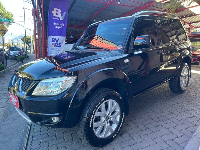 PAJERO TR4 2.0 4X4 16V 140CV FLEX 4P MANUAL - 2011 - TRêS COROAS