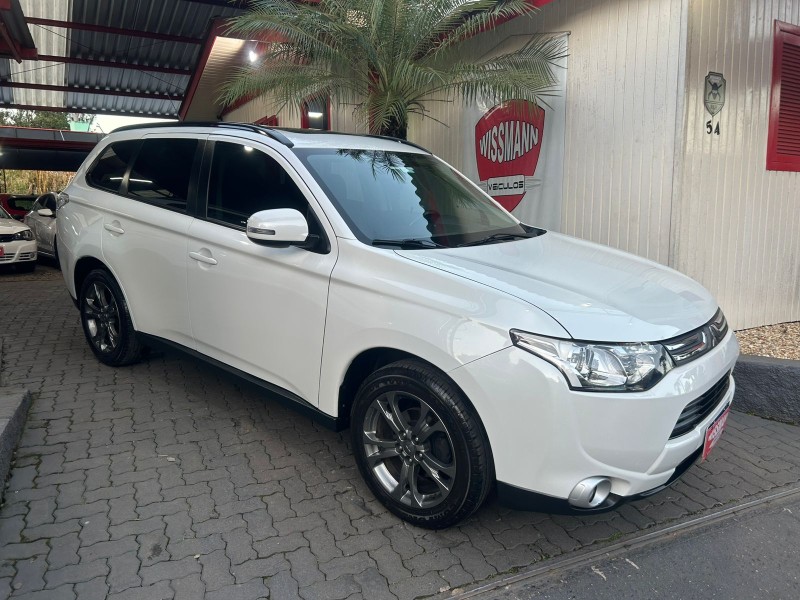 outlander 2.0 16v gasolina 4p automatico 2015 tres coroas