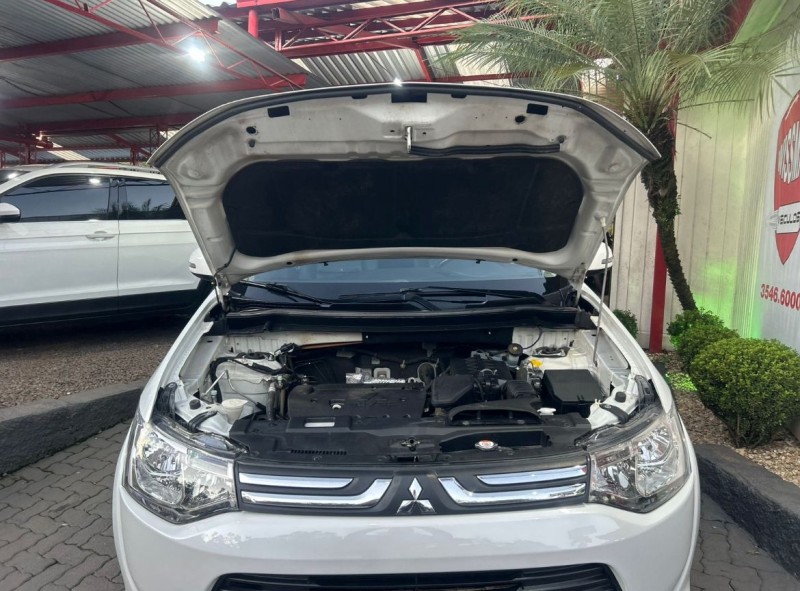 OUTLANDER 2.0 16V GASOLINA 4P AUTOMÁTICO - 2015 - TRêS COROAS
