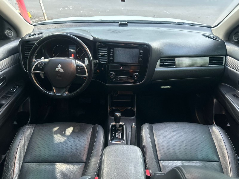 OUTLANDER 2.0 16V GASOLINA 4P AUTOMÁTICO - 2015 - TRêS COROAS