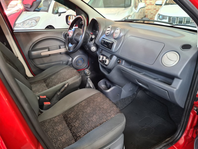 UNO 1.0 VIVACE 8V FLEX 4P MANUAL - 2012 - FARROUPILHA