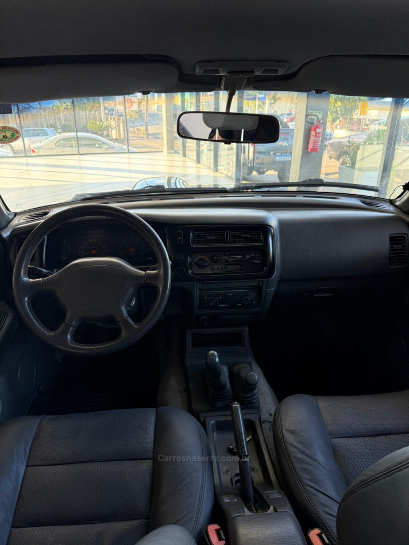 L200 2.5 SPORT HPE 4X4 CD 8V TURBO INTERCOOLER DIESEL 4P MANUAL - 2004 - SANTA CRUZ DO SUL
