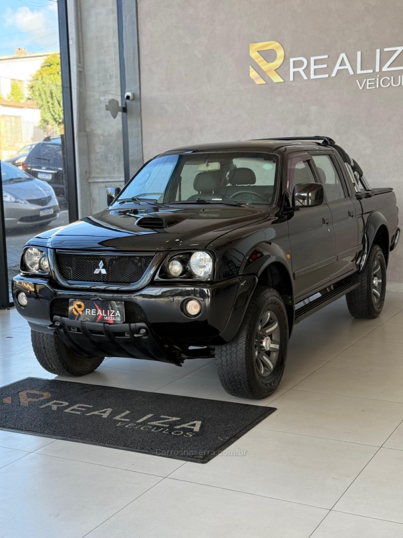 L200 2.5 SPORT HPE 4X4 CD 8V TURBO INTERCOOLER DIESEL 4P MANUAL - 2004 - SANTA CRUZ DO SUL