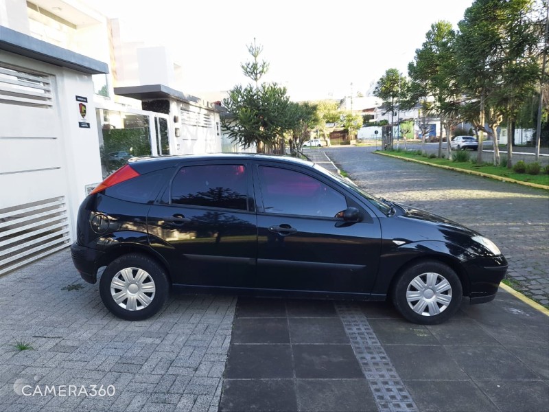 FOCUS 1.6 GL 8V FLEX 4P MANUAL - 2009 - FARROUPILHA