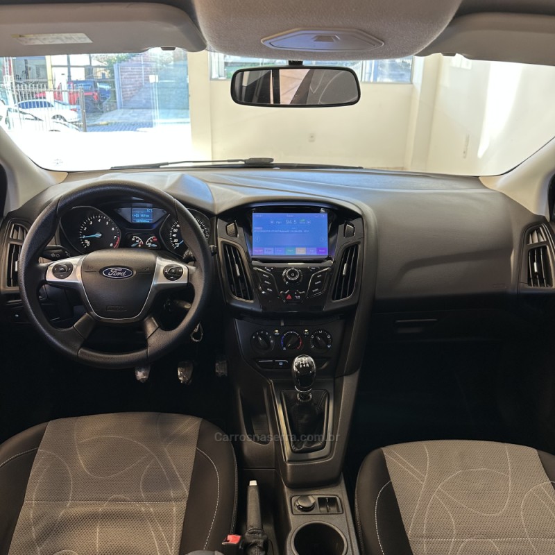 FOCUS 1.6 S 16V FLEX 4P MANUAL - 2015 - FARROUPILHA