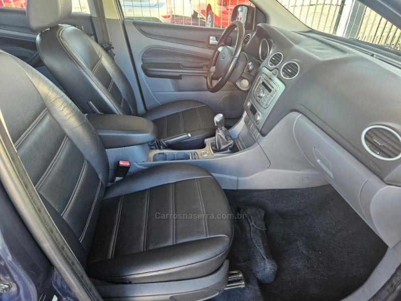 FOCUS 2.0 GLX SEDAN 16V GASOLINA 4P MANUAL - 2012 - VERANóPOLIS