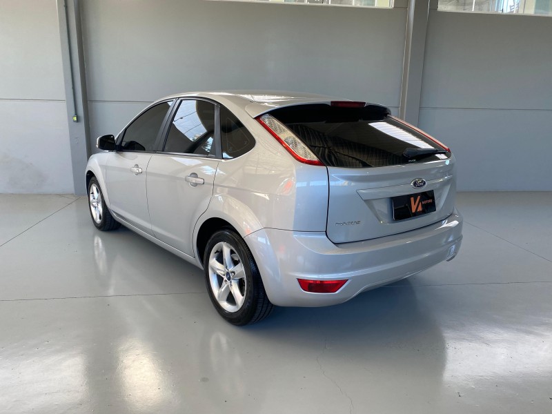 FOCUS 1.6 SE 8V FLEX 4P MANUAL - 2012 - CARLOS BARBOSA