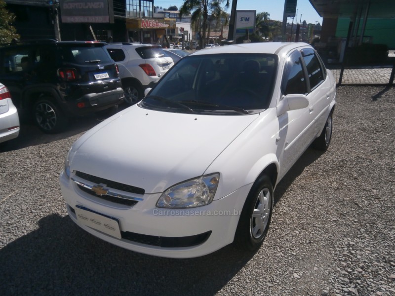 CLASSIC 1.0 MPFI LS 8V FLEX 4P MANUAL