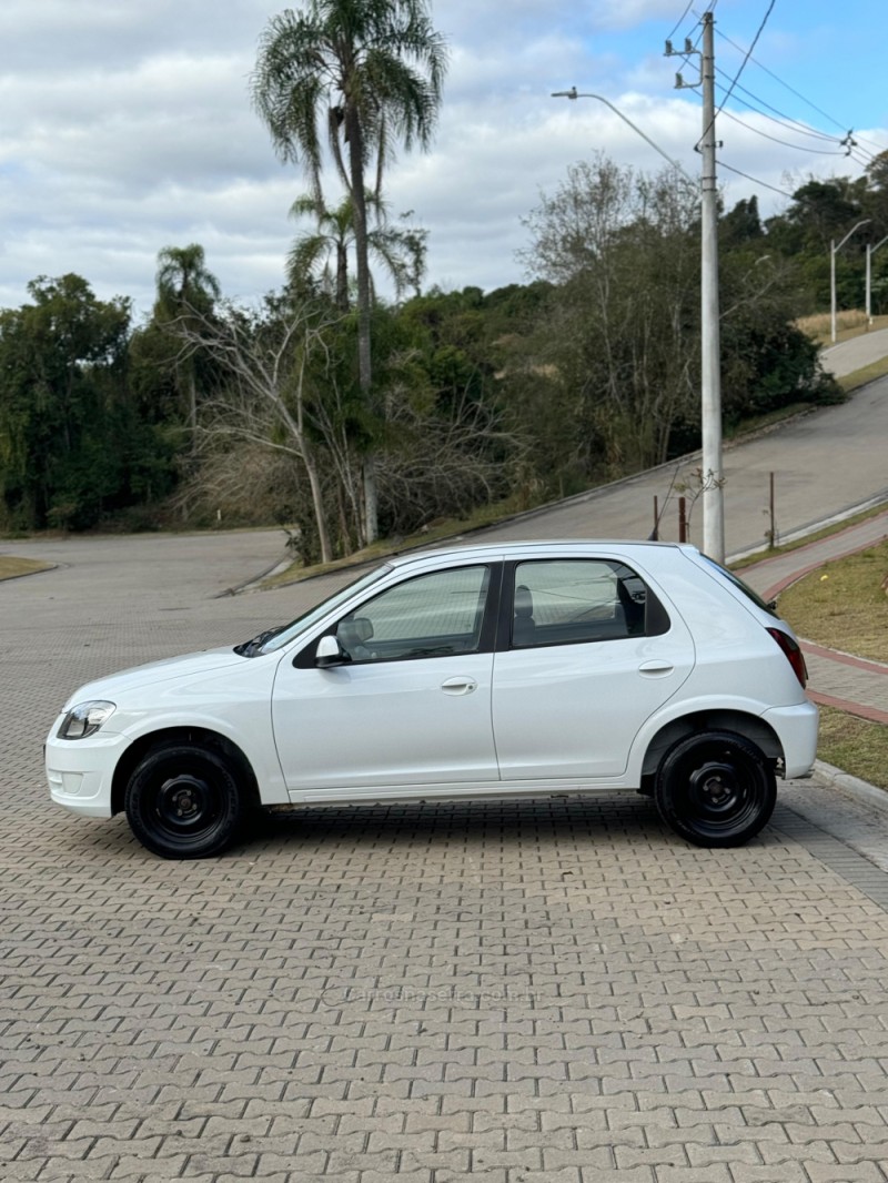 CELTA 1.0 MPFI SPIRIT 8V FLEX 4P MANUAL - 2014 - IVOTI