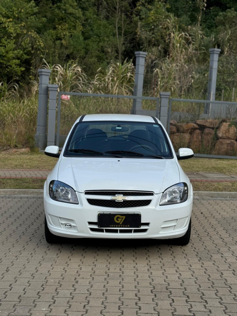 CELTA 1.0 MPFI SPIRIT 8V FLEX 4P MANUAL - 2014 - IVOTI