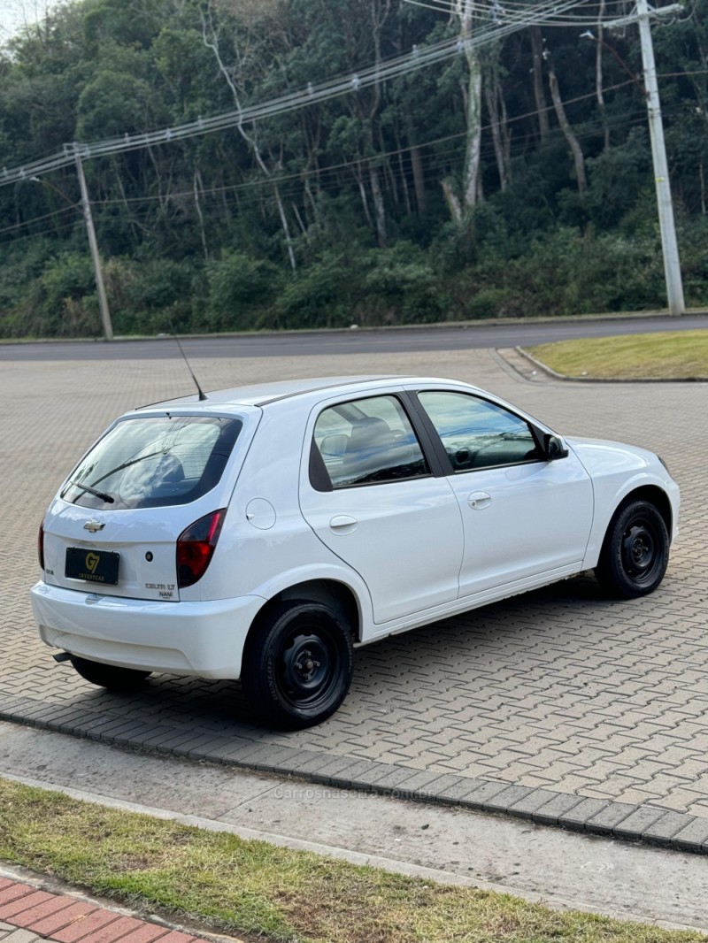 CELTA 1.0 MPFI SPIRIT 8V FLEX 4P MANUAL - 2014 - IVOTI