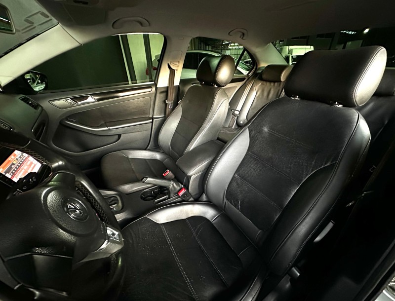 JETTA 2.0 COMFORTLINE FLEX 4P TIPTRONIC - 2012 - CAXIAS DO SUL