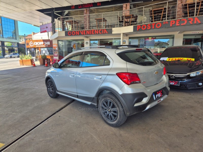 ONIX 1.4 MPFI ACTIV 8V FLEX 4P MANUAL - 2019 - ANTôNIO PRADO