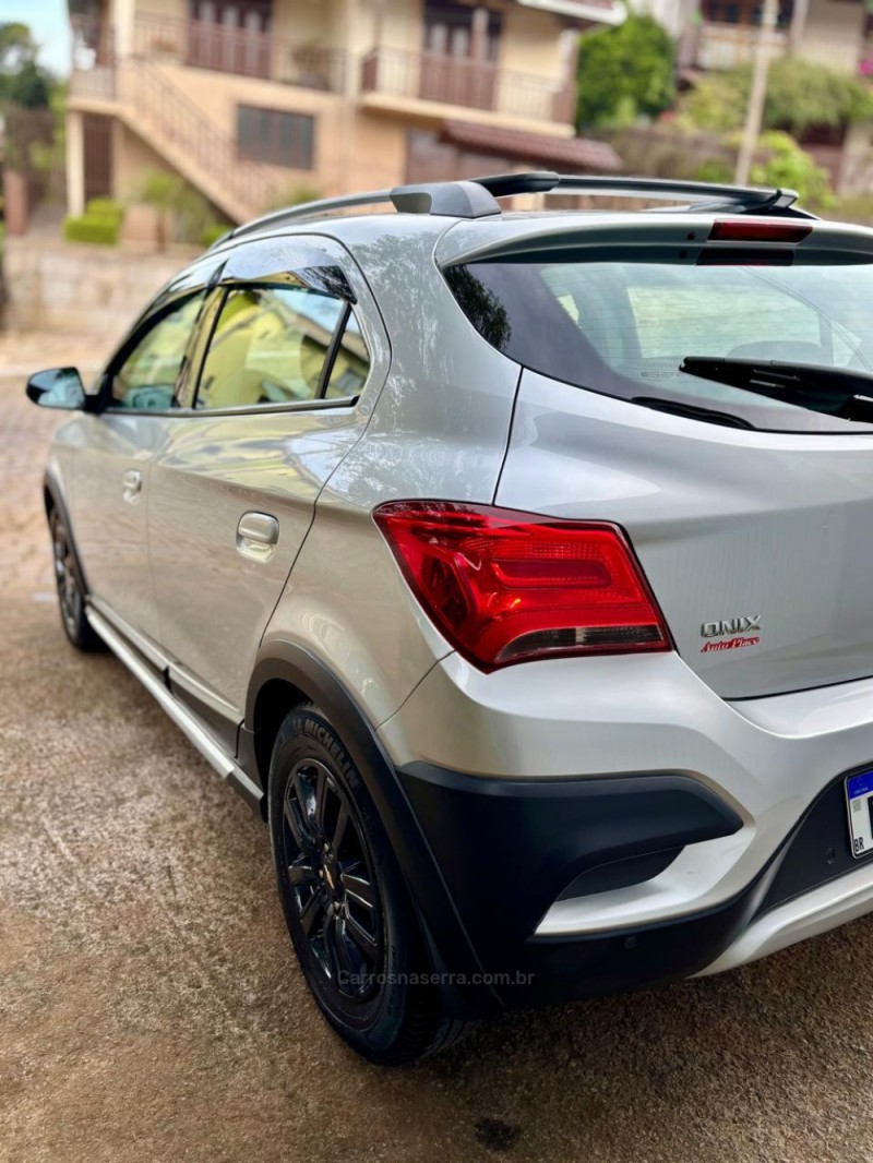 ONIX 1.4 MPFI ACTIV 8V FLEX 4P MANUAL - 2019 - ANTôNIO PRADO