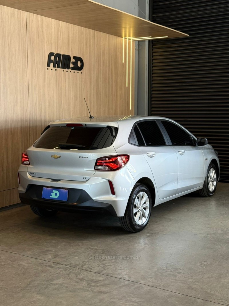 ONIX 1.0 LT 12V FLEX 4P MANUAL - 2023 - LAJEADO