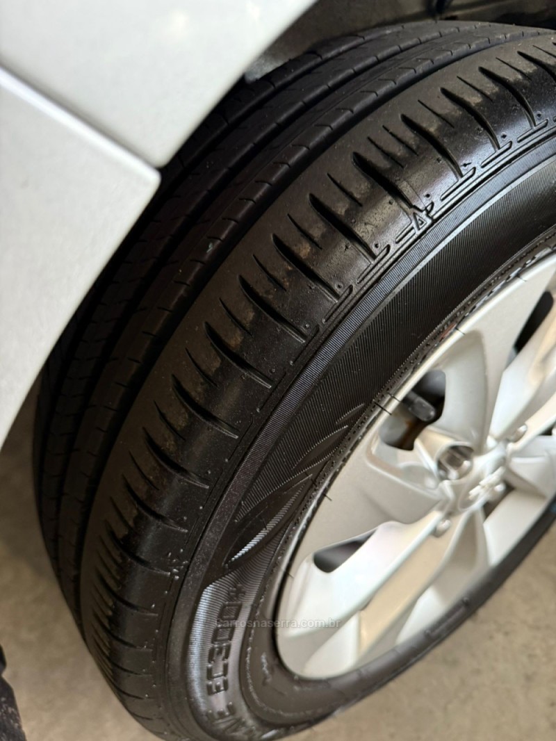ONIX 1.0 LT 12V FLEX 4P MANUAL - 2023 - LAJEADO