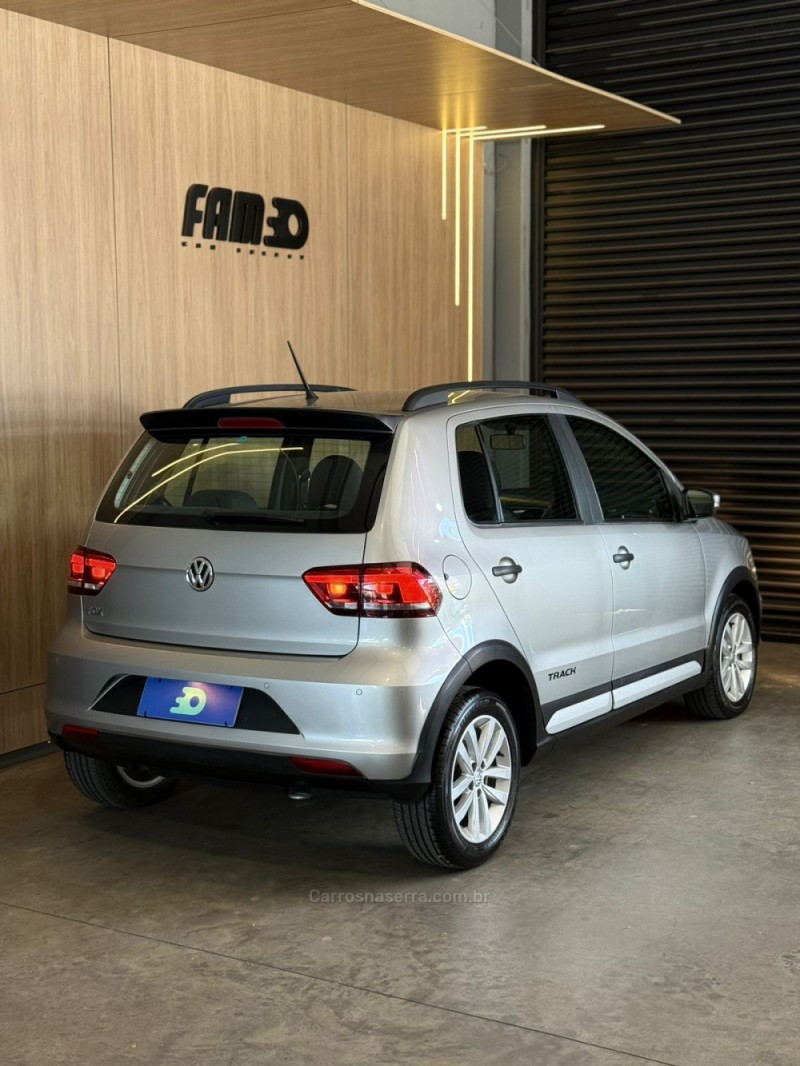 FOX 1.0 MPI TRACK 12V FLEX 4P MANUAL - 2017 - LAJEADO