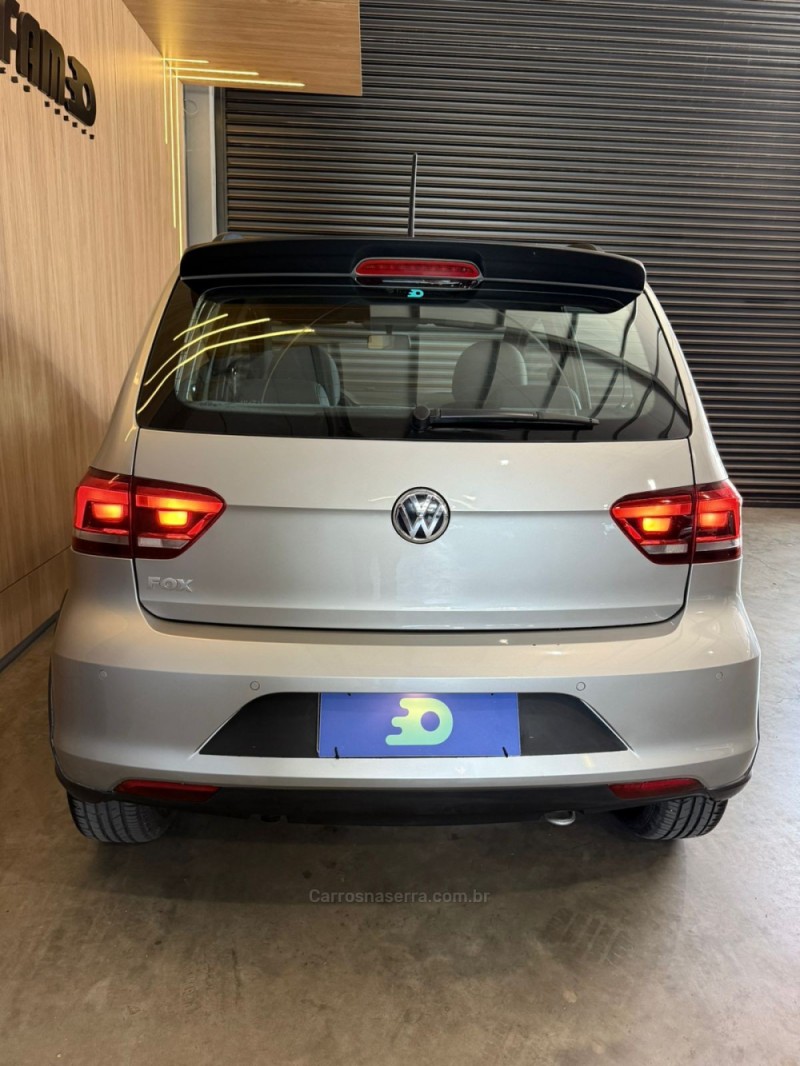FOX 1.0 MPI TRACK 12V FLEX 4P MANUAL - 2017 - LAJEADO
