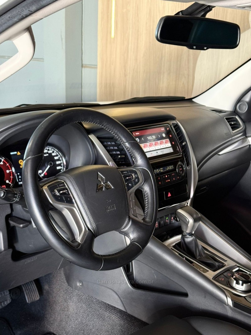 PAJERO SPORT 2.4 HPE 4X4 DIESEL 4P AUTOMÁTICA - 2020 - LAJEADO