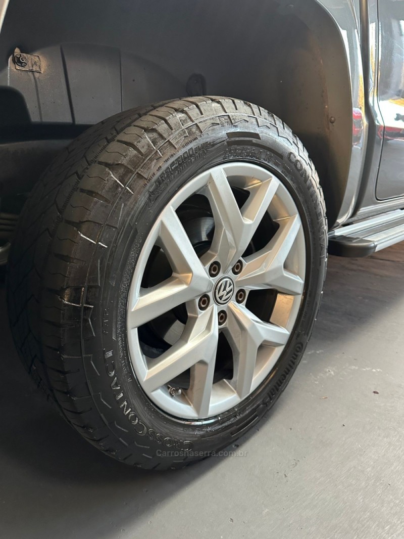 AMAROK 3.0 V6 TDI HIGHLINE CD DIESEL 4MOTION AUTOMÁTICO - 2021 - PASSO FUNDO