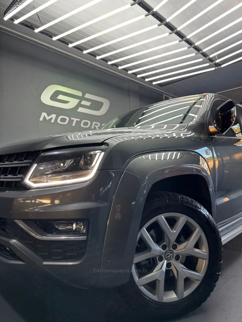 AMAROK 3.0 V6 TDI HIGHLINE CD DIESEL 4MOTION AUTOMÁTICO - 2021 - PASSO FUNDO