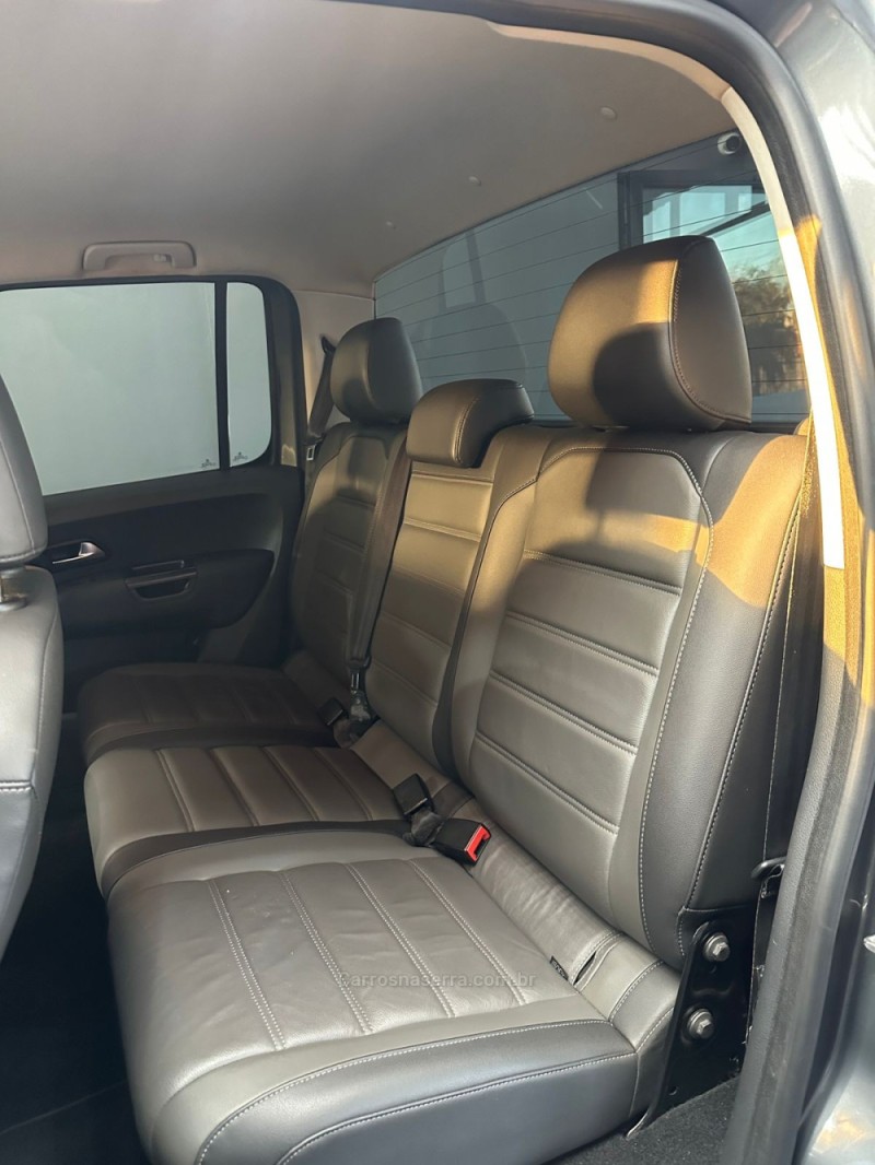 AMAROK 3.0 V6 TDI HIGHLINE CD DIESEL 4MOTION AUTOMÁTICO - 2021 - PASSO FUNDO