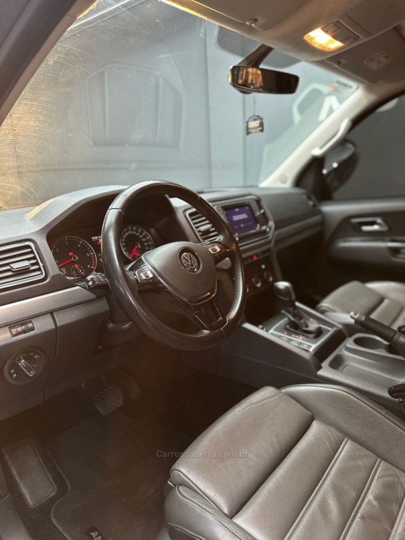 AMAROK 3.0 V6 TDI HIGHLINE CD DIESEL 4MOTION AUTOMÁTICO - 2021 - PASSO FUNDO