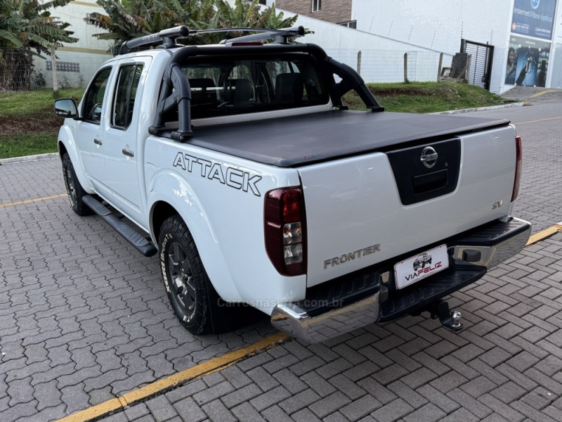 FRONTIER 2.5 SV ATTACK 4X4 CD TURBO ELETRONIC DIESEL 4P MANUAL - 2016 - FELIZ