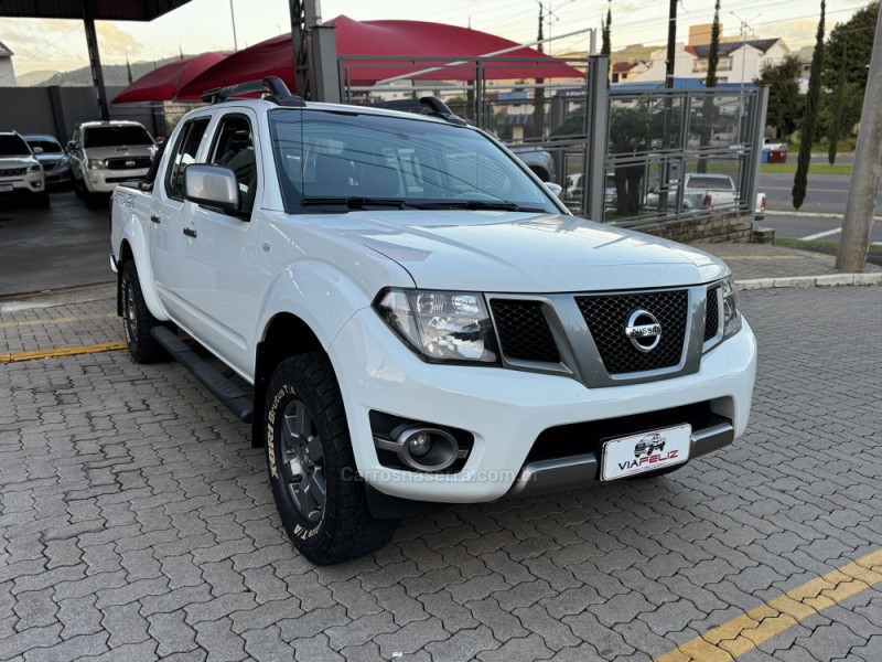 FRONTIER 2.5 SV ATTACK 4X4 CD TURBO ELETRONIC DIESEL 4P MANUAL - 2016 - FELIZ
