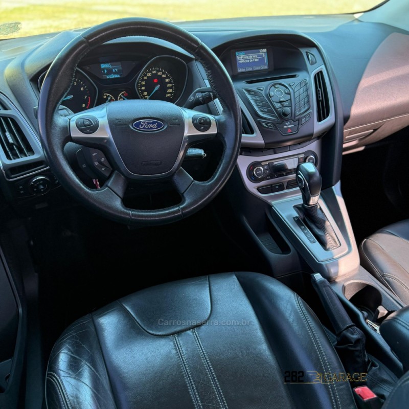 FOCUS 2.0 SE SEDAN 16V FLEX 4P AUTOMÁTICO - 2015 - FARROUPILHA