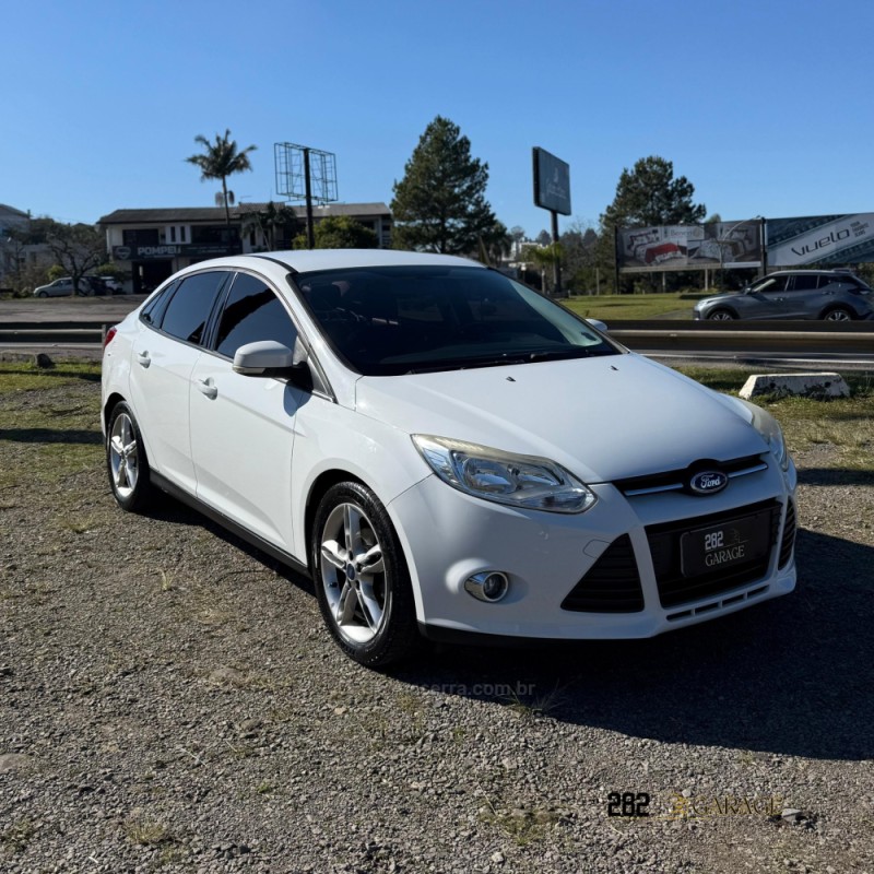 FOCUS 2.0 SE SEDAN 16V FLEX 4P AUTOMÁTICO - 2015 - FARROUPILHA