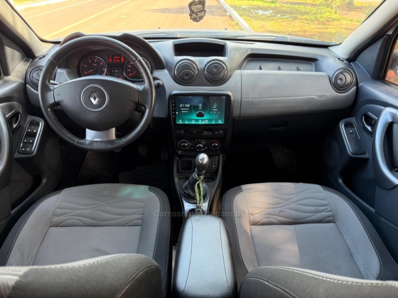 DUSTER 1.6 DYNAMIQUE 4X2 16V FLEX 4P MANUAL - 2014 - VACARIA