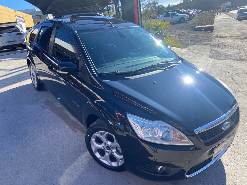 focus 2.0 titanium hatch 16v flex 4p manual 2012 caxias do sul