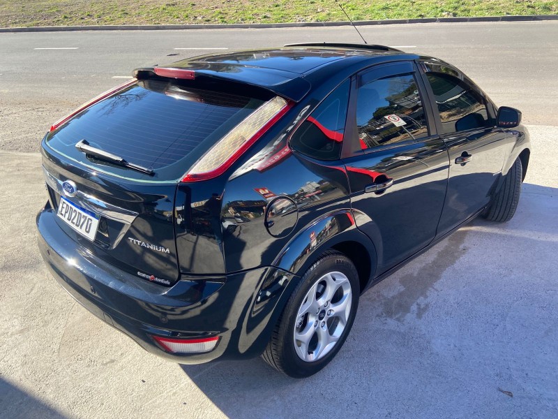 FOCUS 2.0 TITANIUM HATCH 16V FLEX 4P MANUAL - 2012 - CAXIAS DO SUL