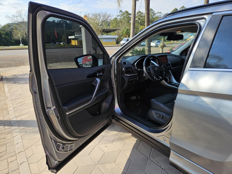 ECLIPSE CROSS 1.5 HPE-S AWC 16V GASOLINA 4P AUTOMÁTICO - 2025 - BOM PRINCíPIO